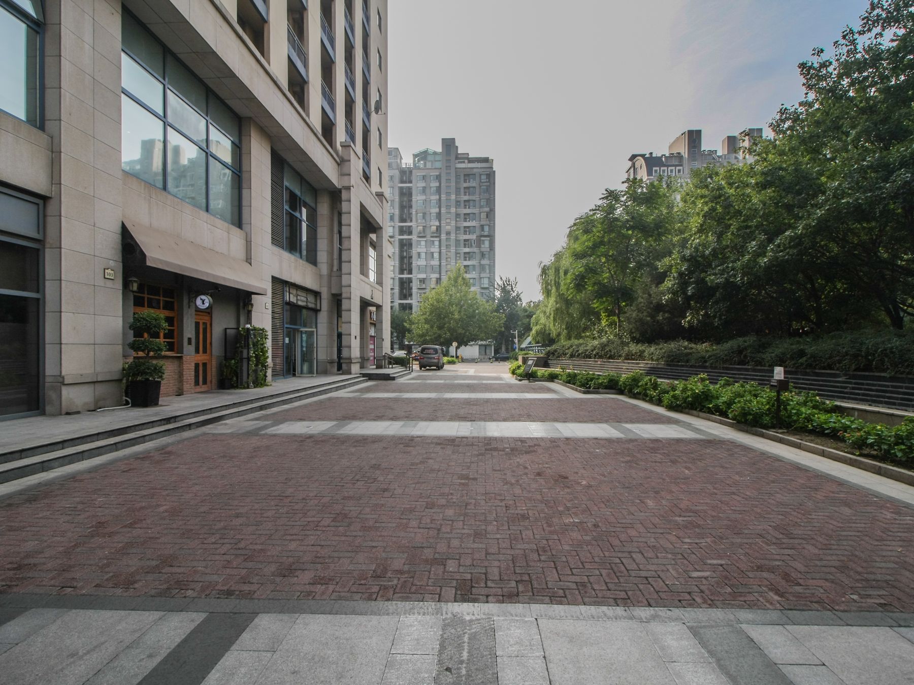 乐成豪丽 environment