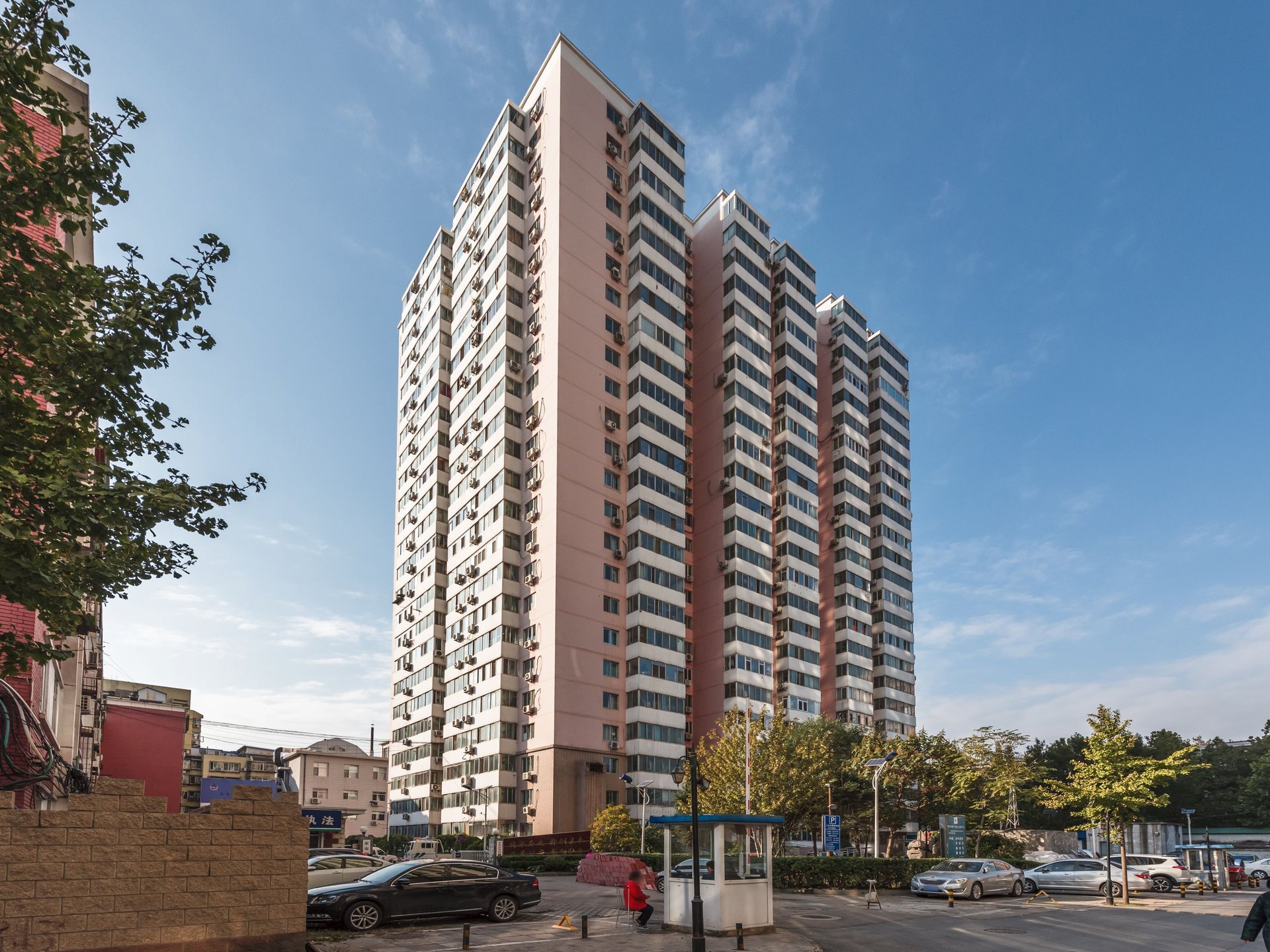 莲花池东路甲5号院 environment