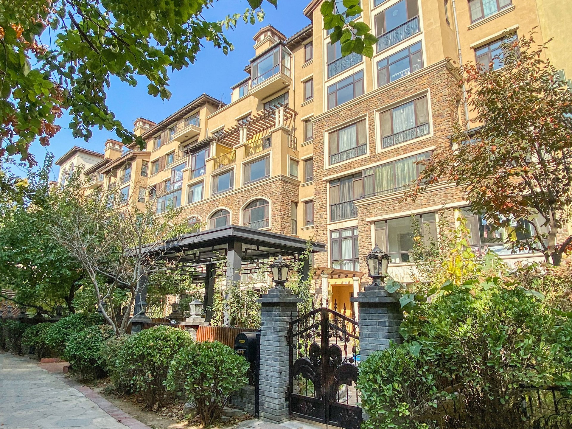 龙湖花盛香醍 environment