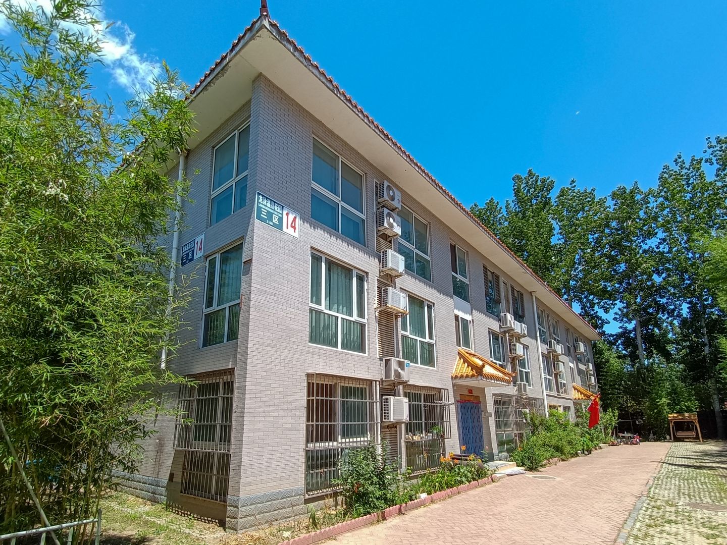 龙脉温泉 environment