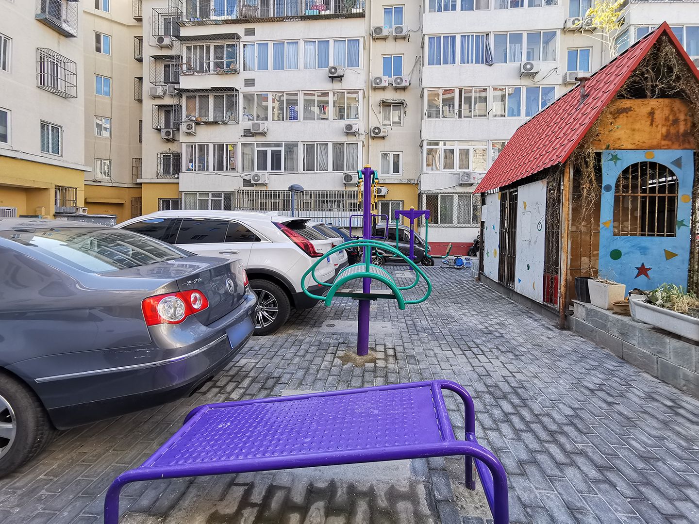 龙潭西里 environment