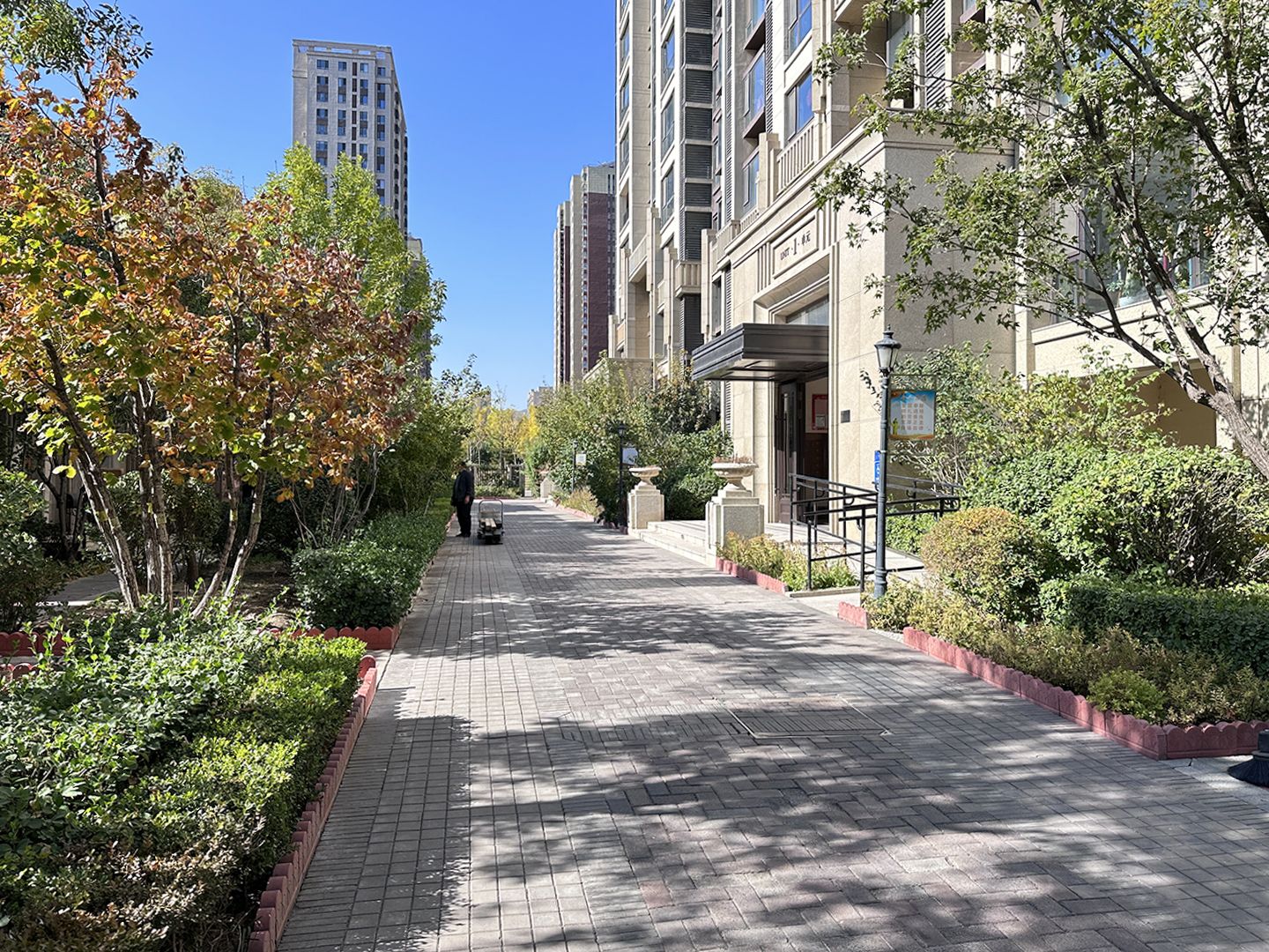 泷悦长安伊顿园 environment