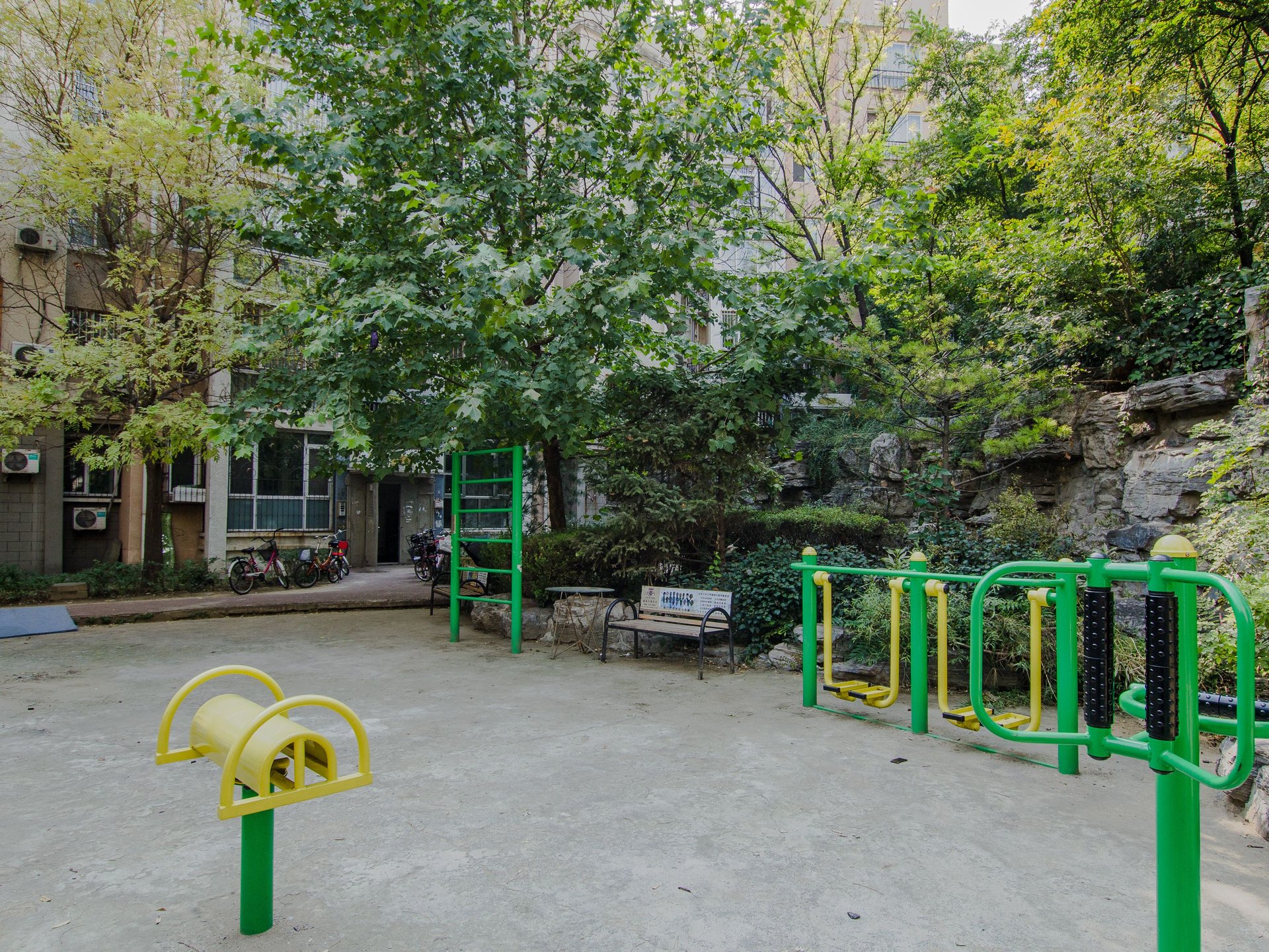 龙泽苑东区 environment