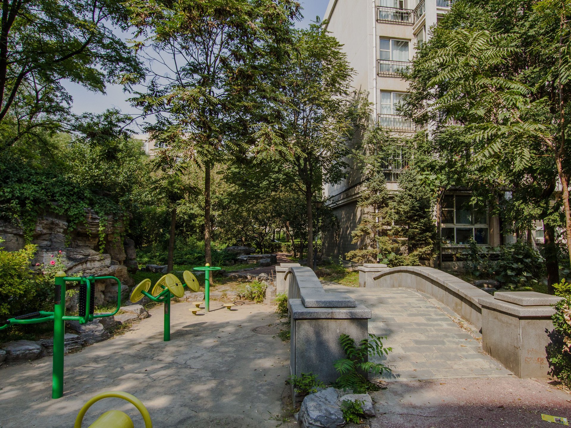 龙泽苑东区 environment