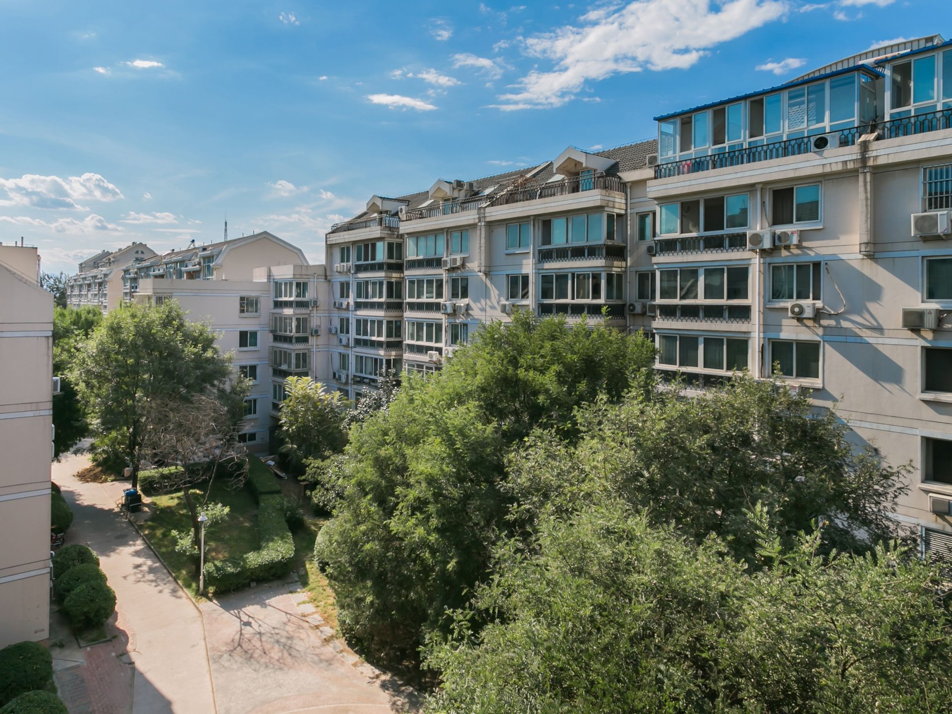 龙泽苑西区 environment