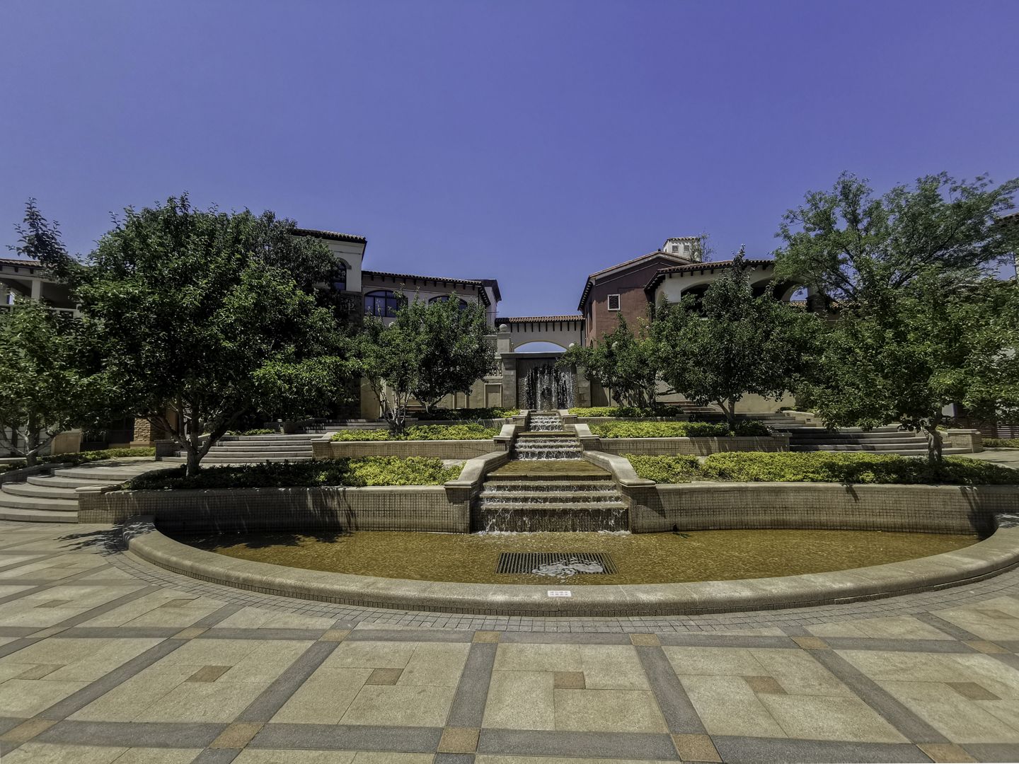 鲁能格拉斯小镇 environment