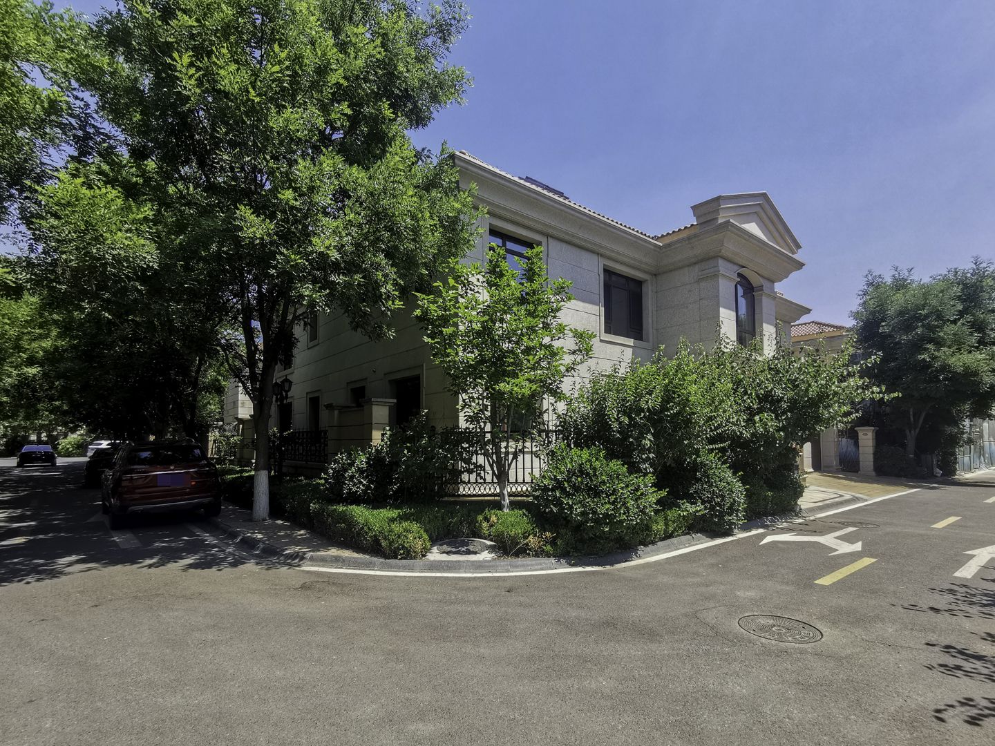 鲁能格拉斯小镇 environment