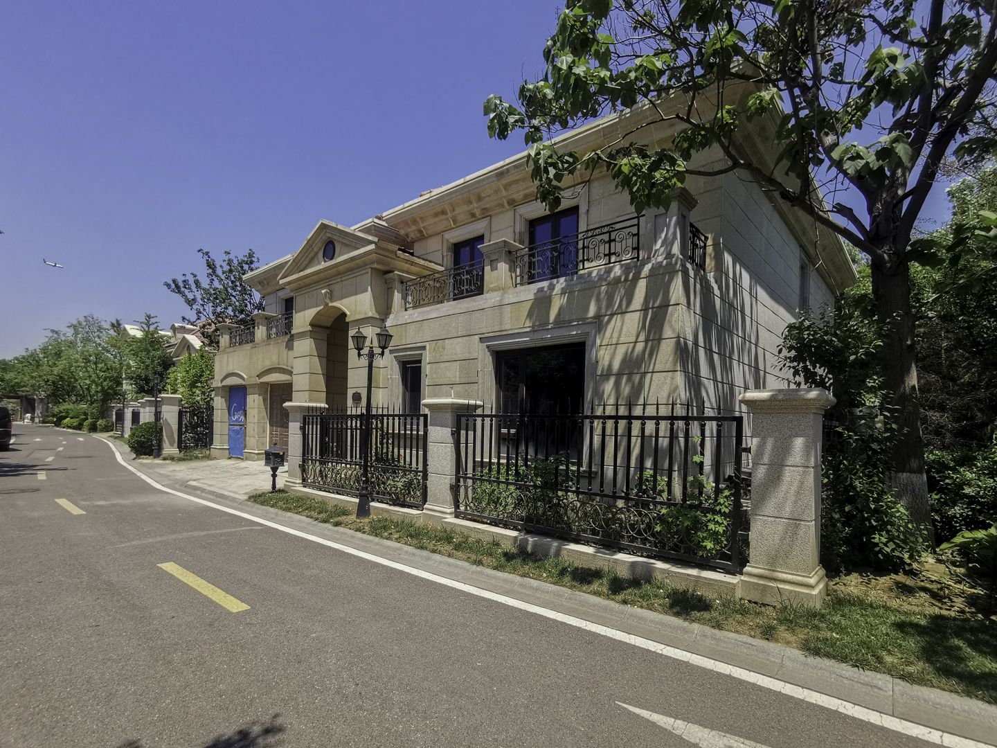 鲁能格拉斯小镇 environment