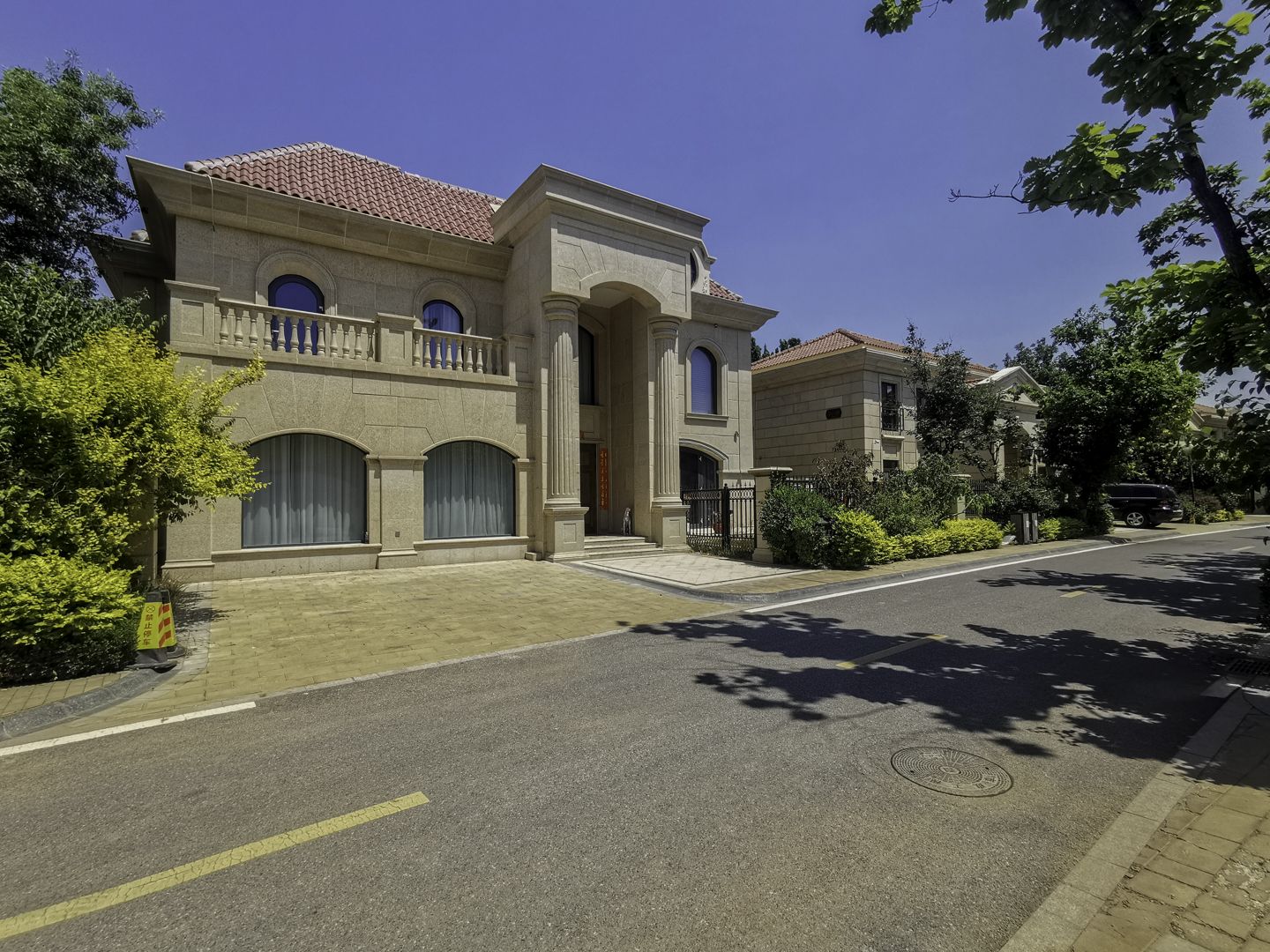 鲁能格拉斯小镇 environment