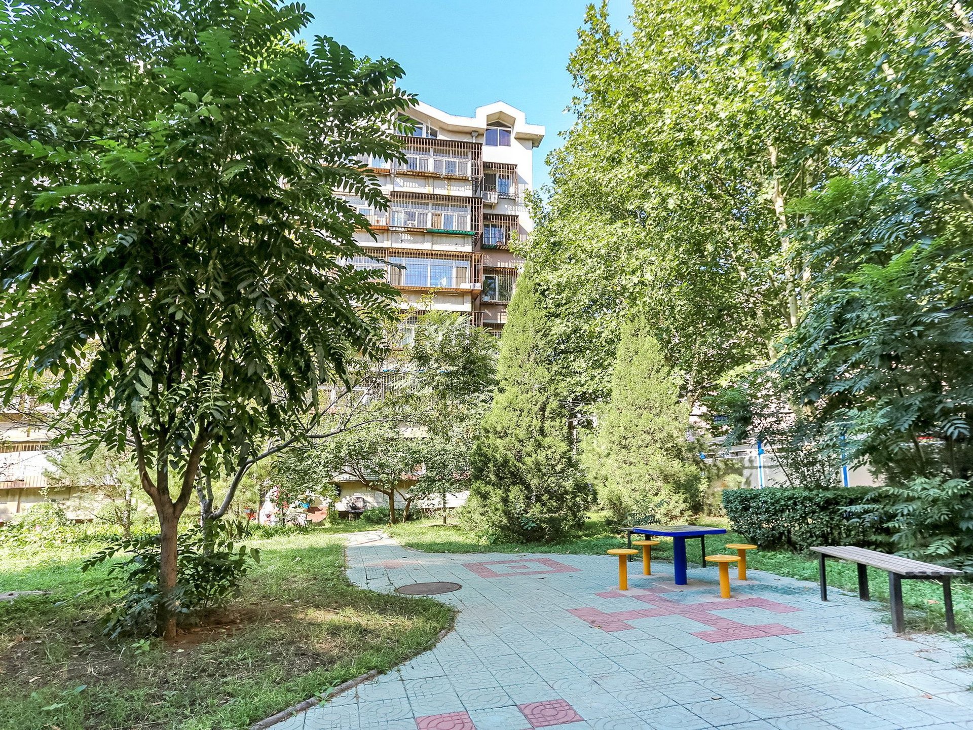 青塔东里 environment