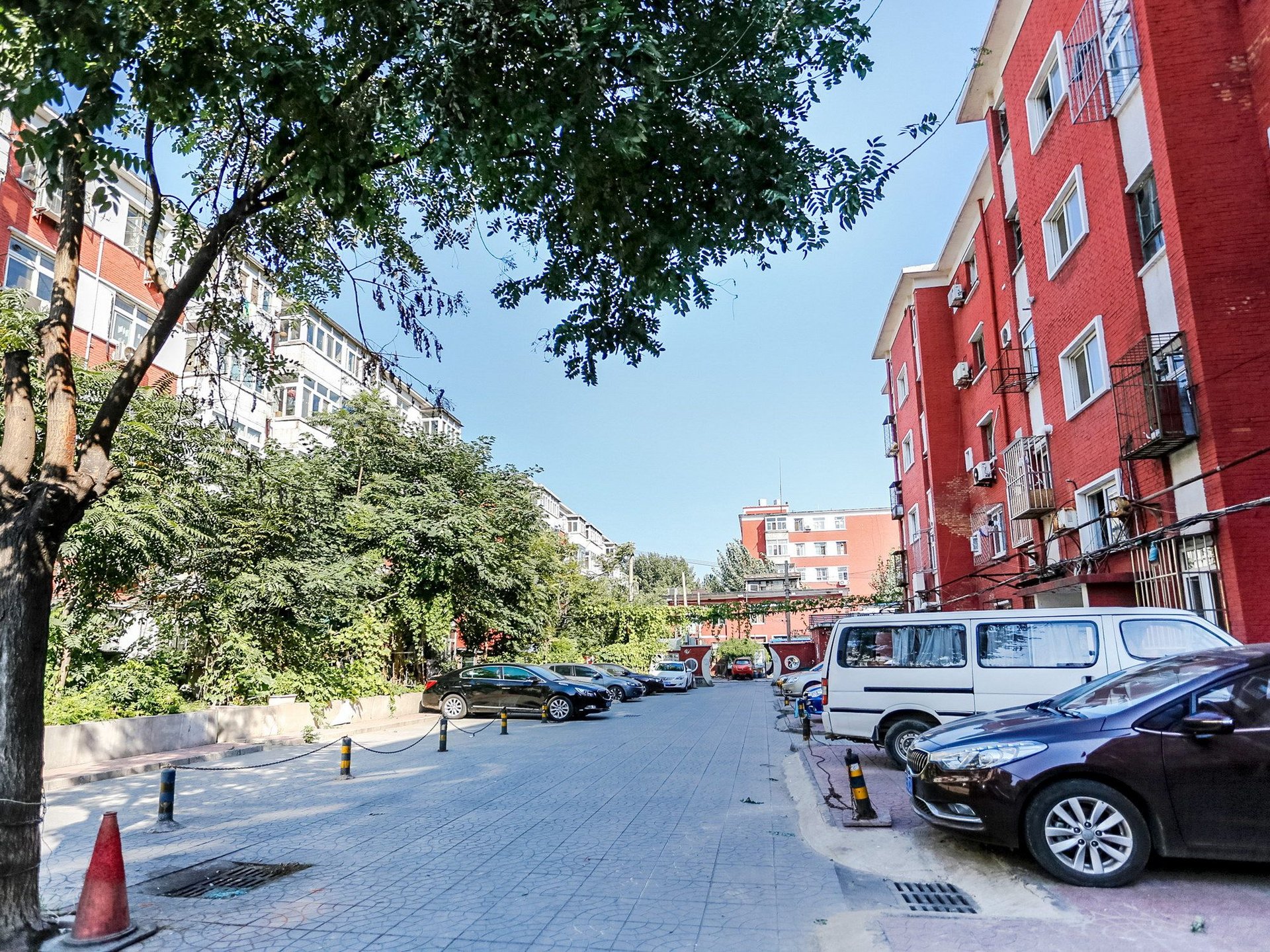 青塔东里 environment