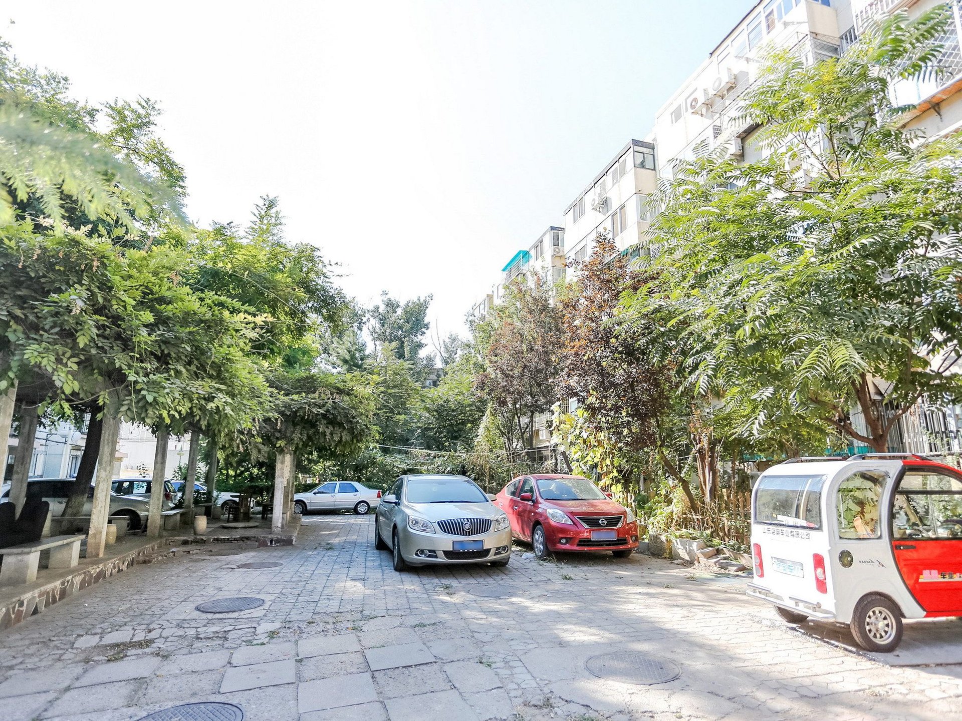 青塔东里 environment