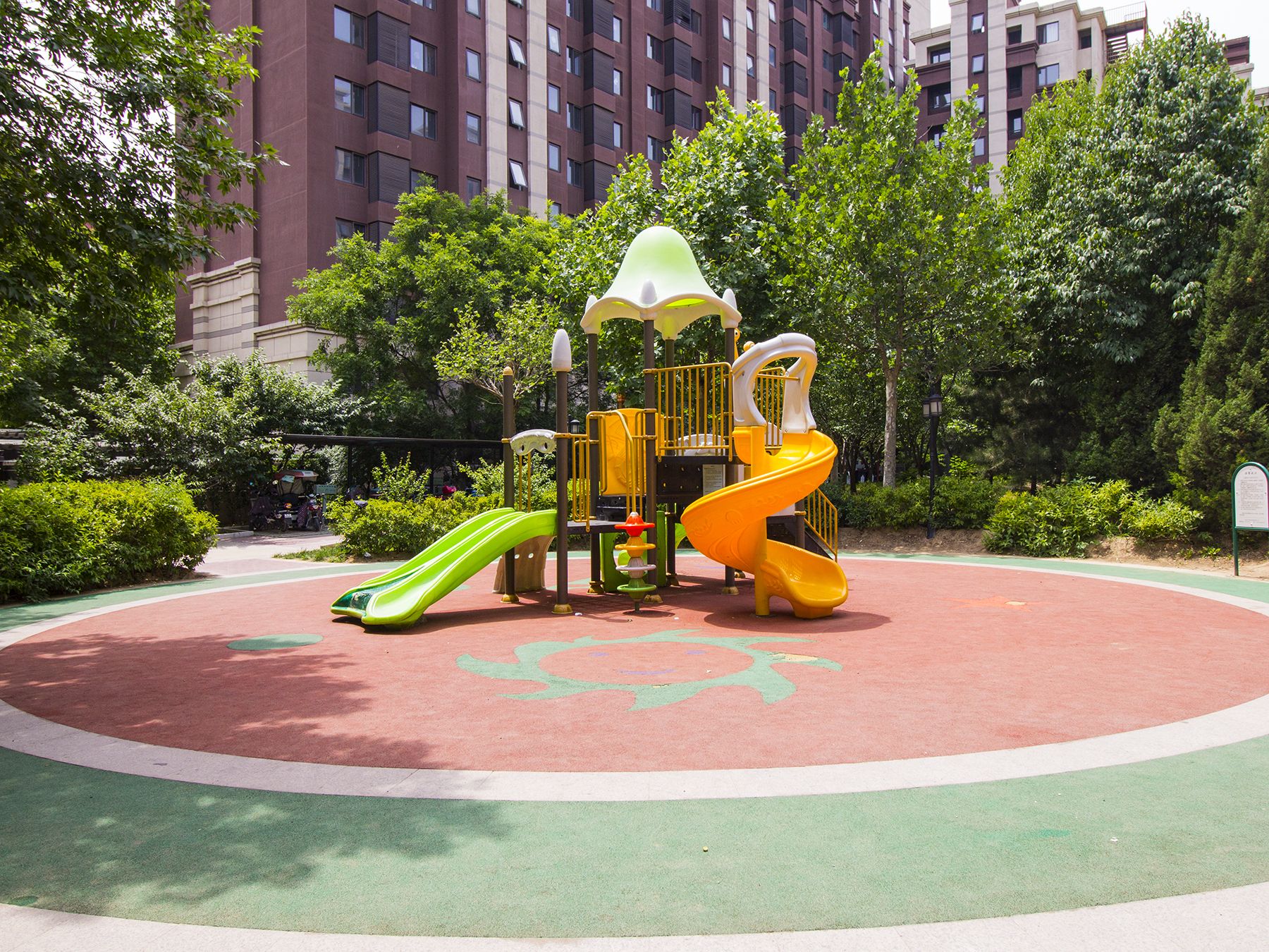 世华龙樾一期西区 environment