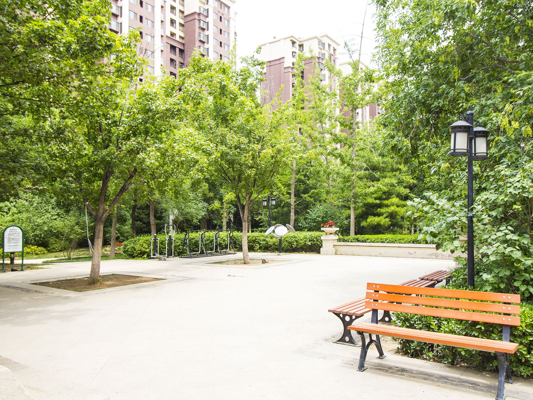 世华龙樾一期西区 environment