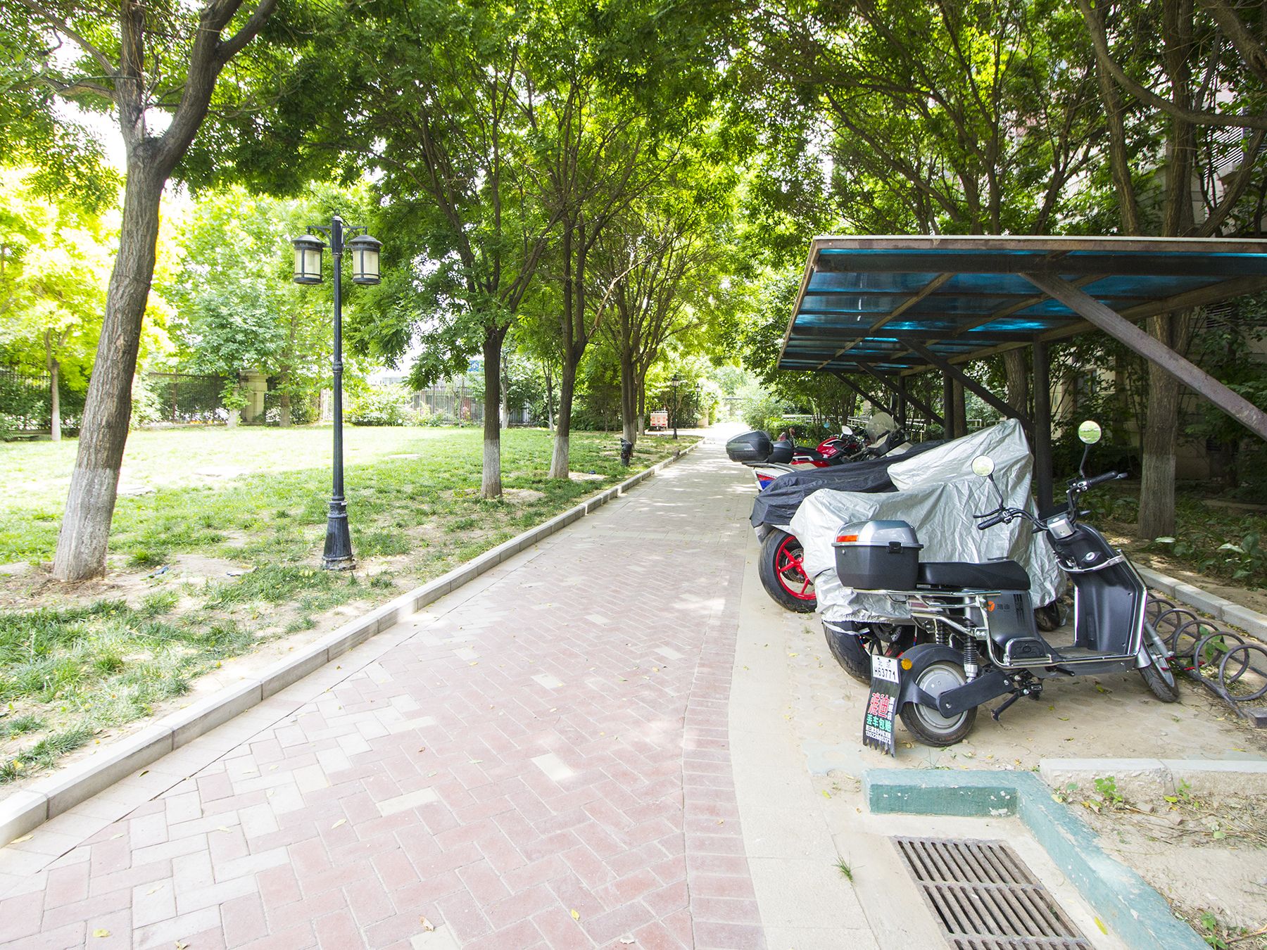 世华龙樾一期西区 environment