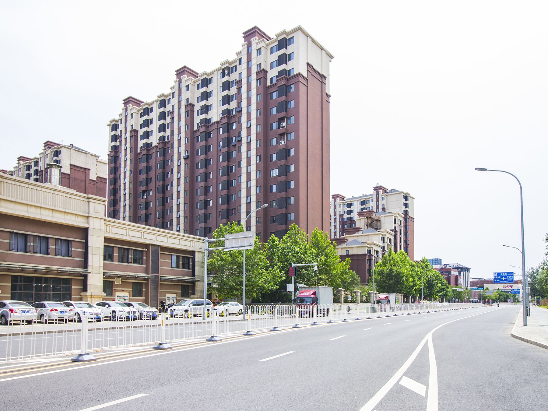 世华龙樾一期西区 environment