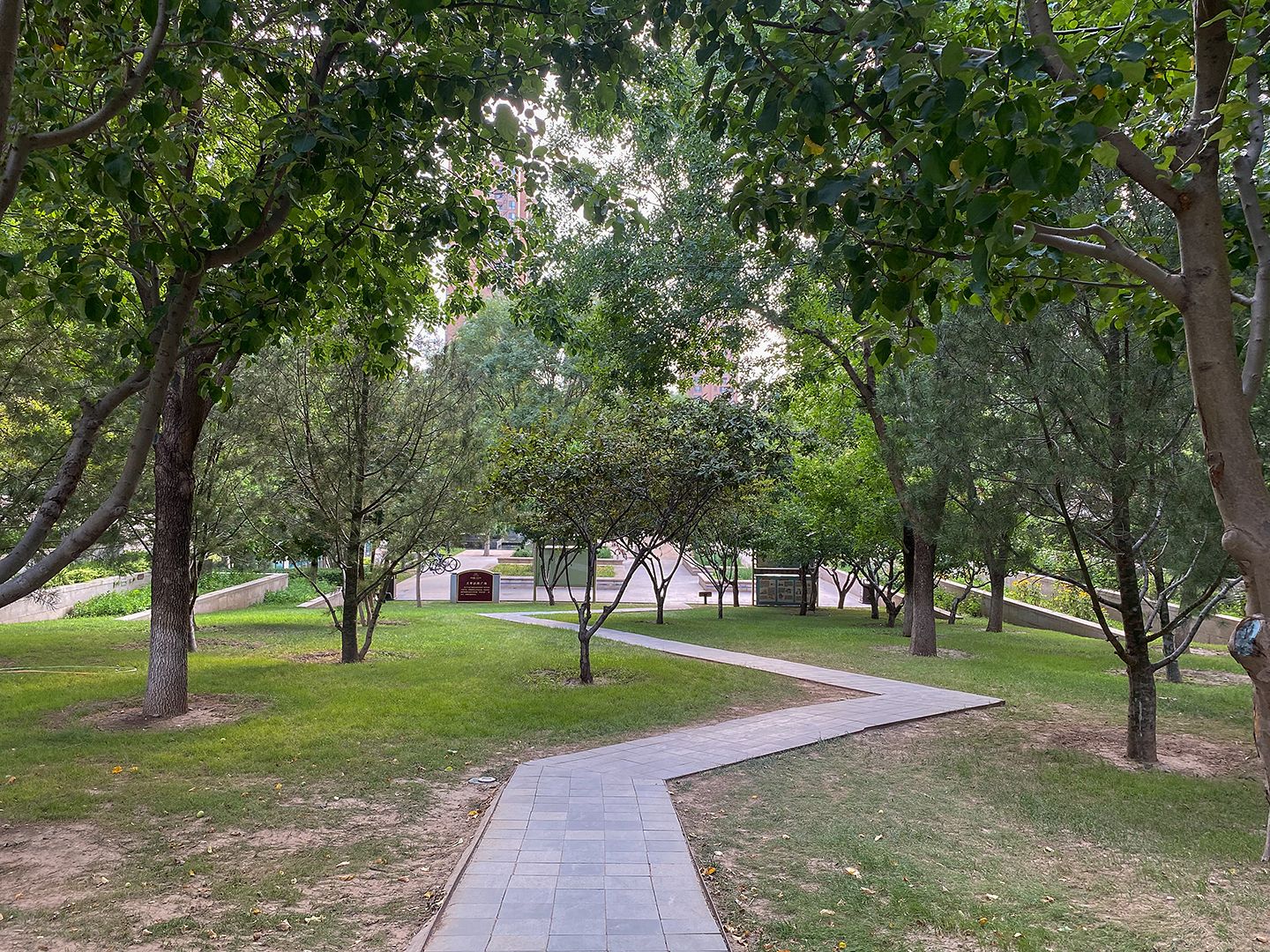 世华泊郡 environment