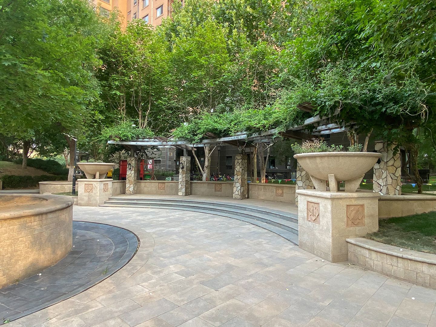 世华泊郡 environment