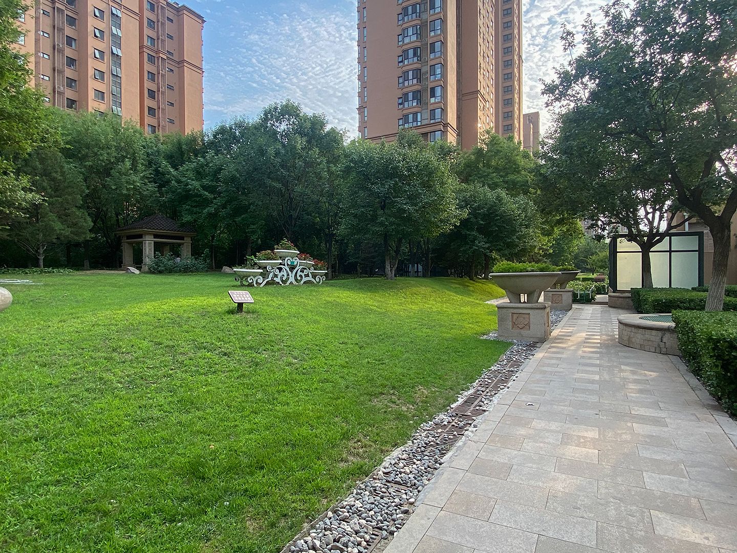 世华泊郡 environment