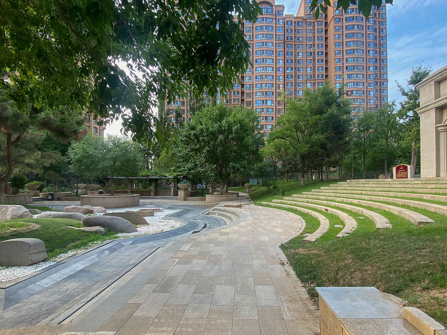 世华泊郡 environment