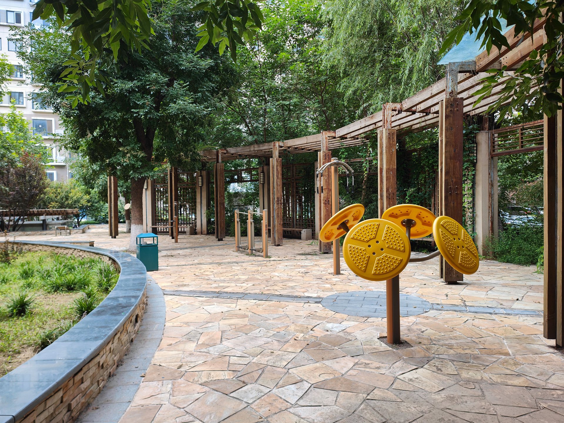 世纪东方城北区 environment