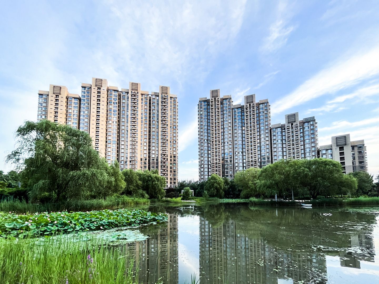 世茂奥临花园 environment