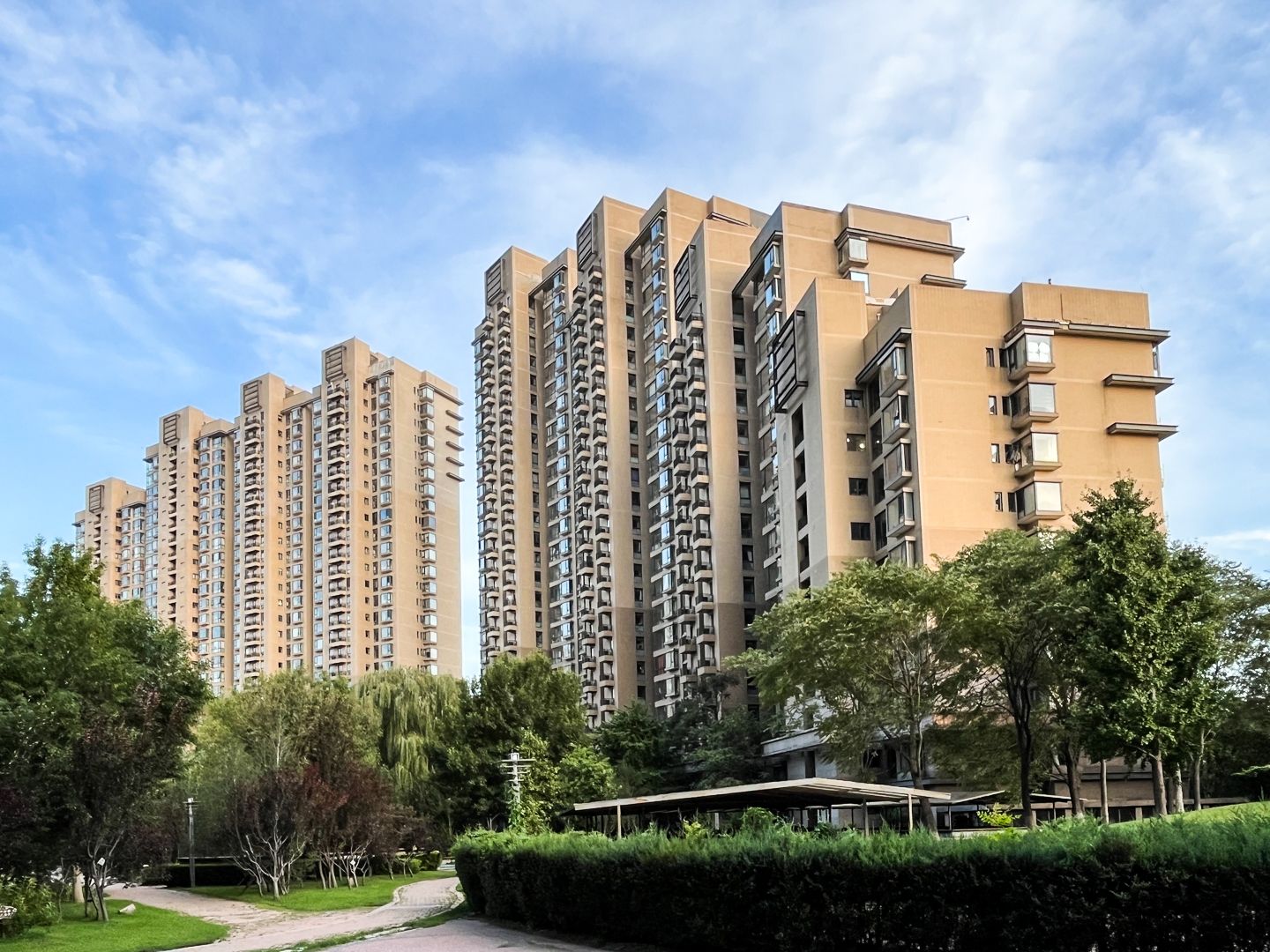 世茂奥临花园 environment