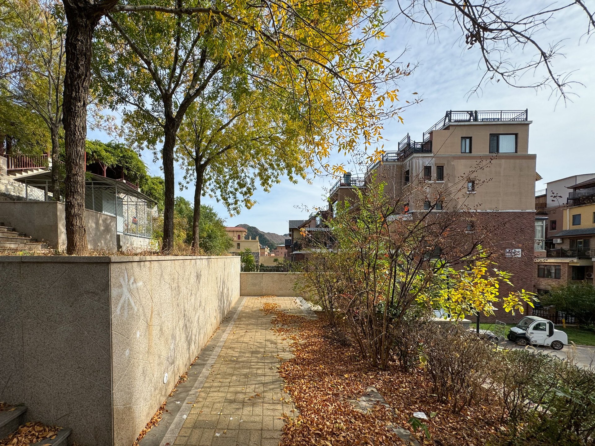 首创澜茵山二期 environment