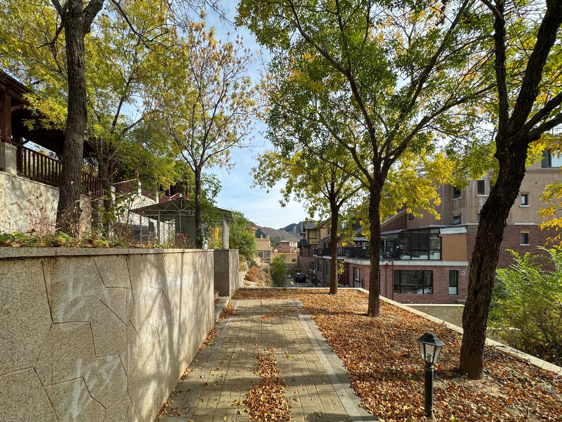 首创澜茵山二期 environment