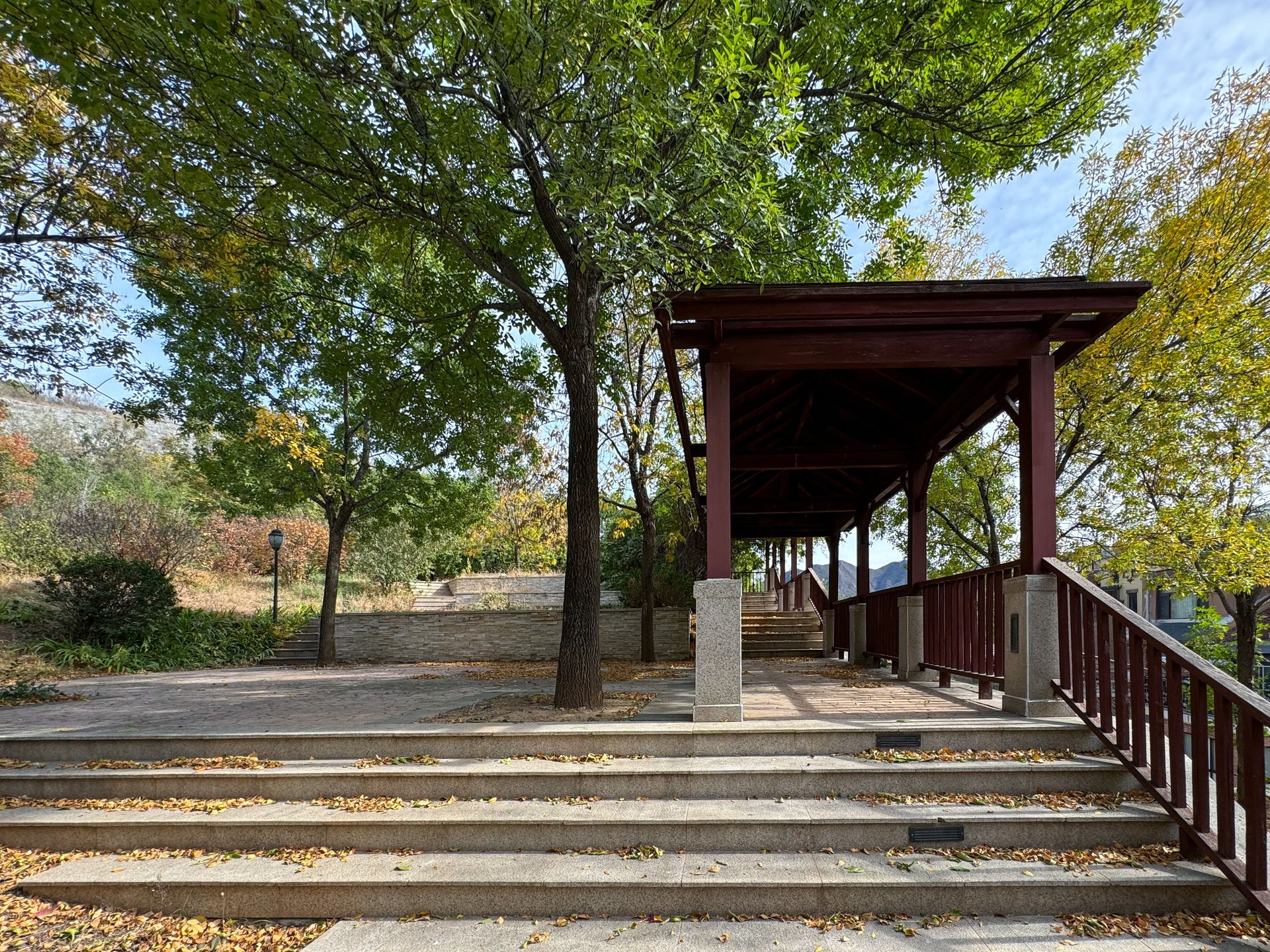 首创澜茵山二期 environment