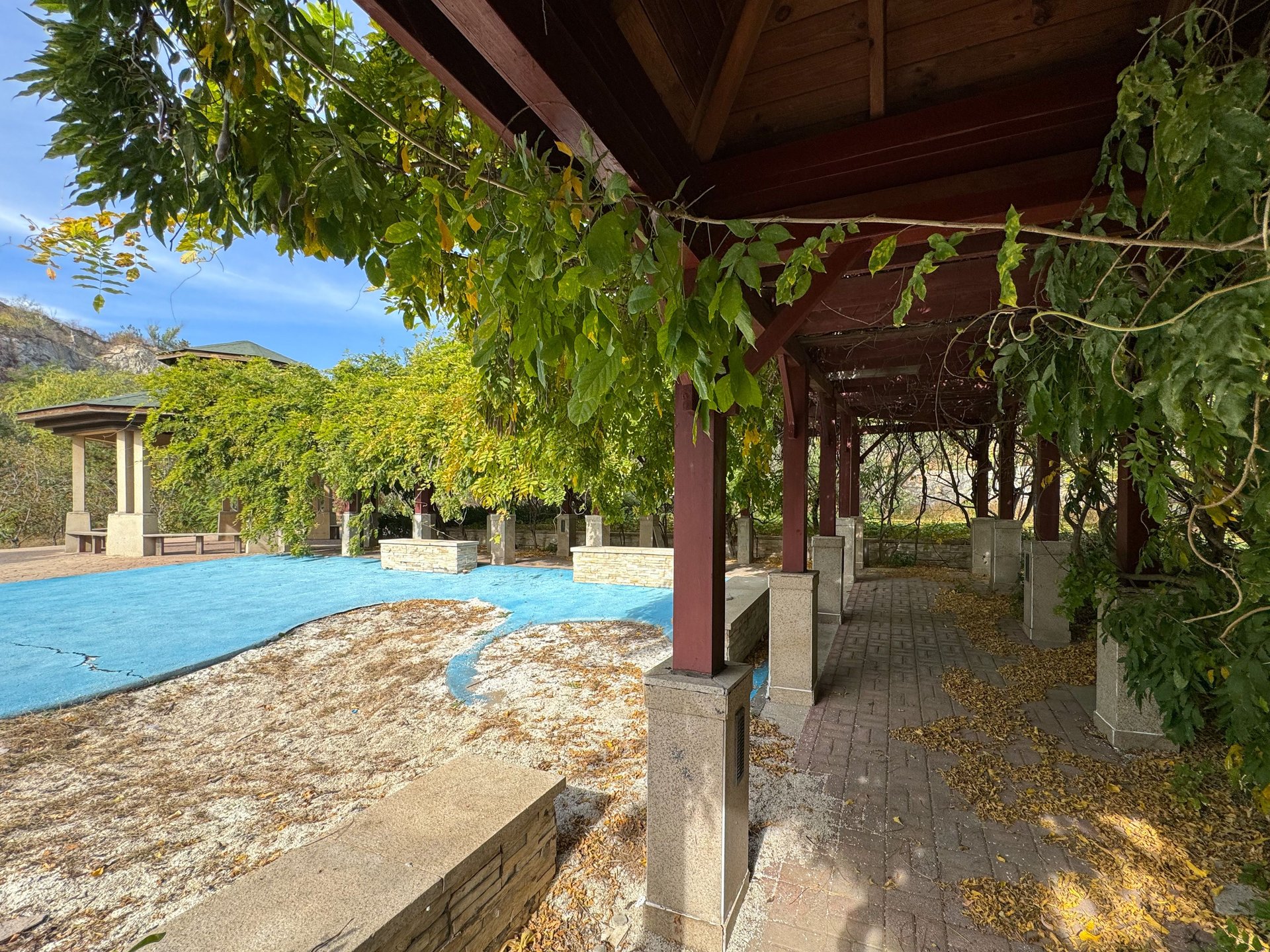 首创澜茵山二期 environment