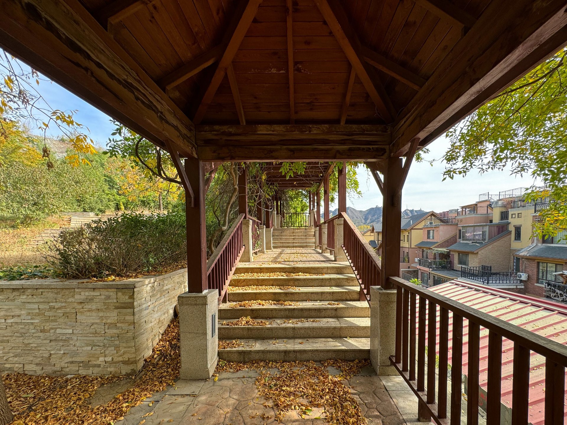 首创澜茵山二期 environment