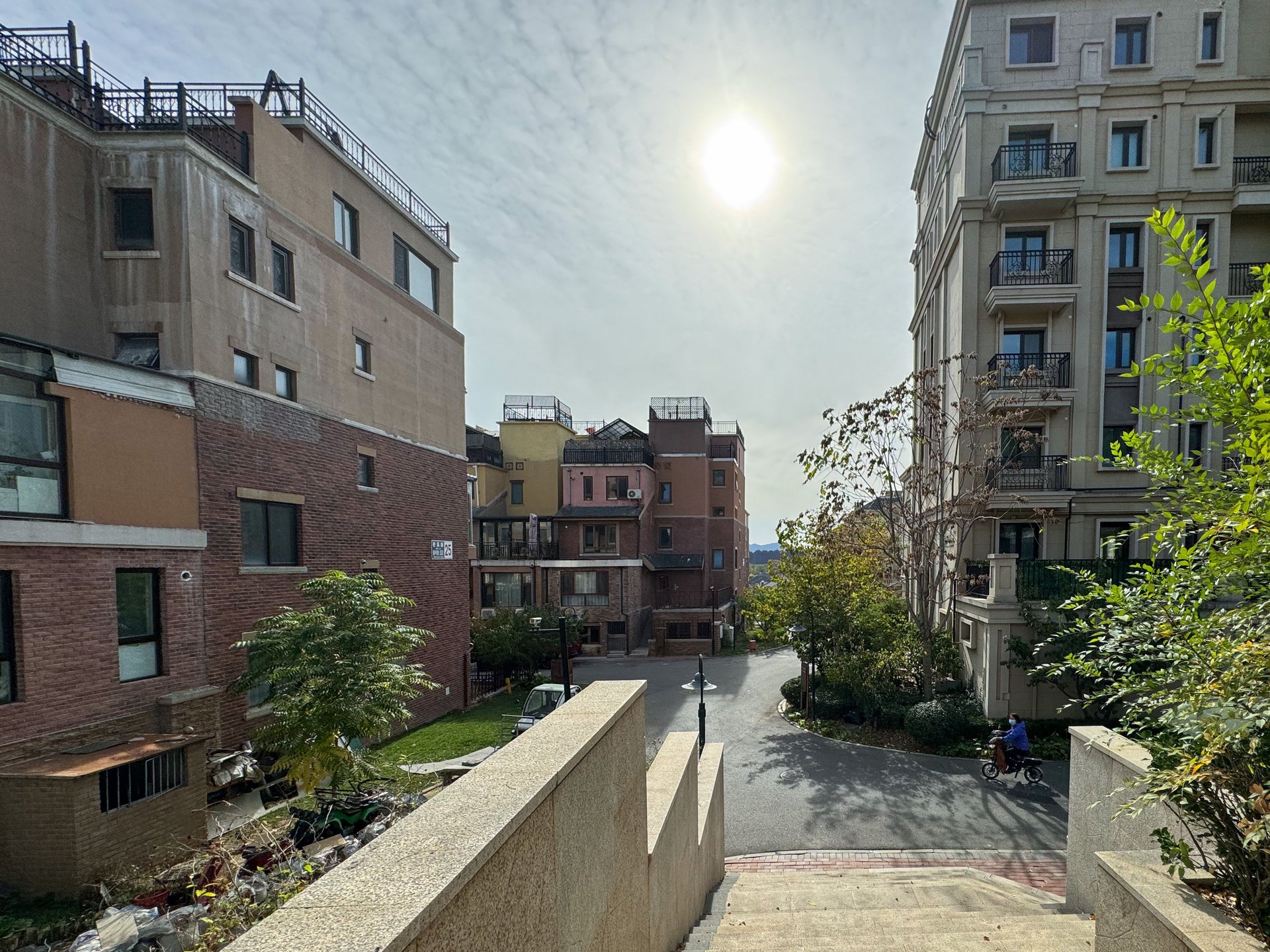 首创澜茵山二期 environment