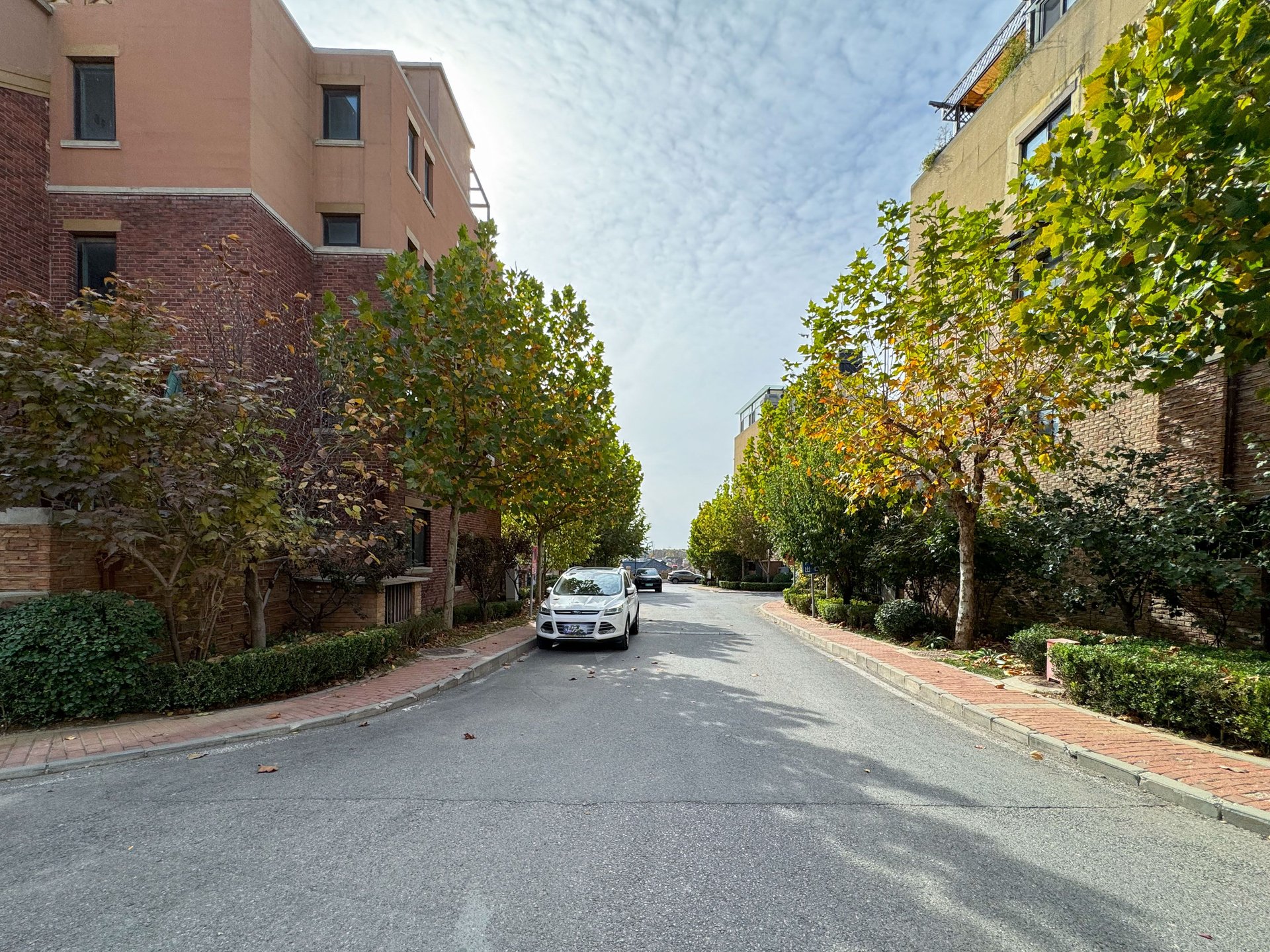 首创澜茵山二期 environment