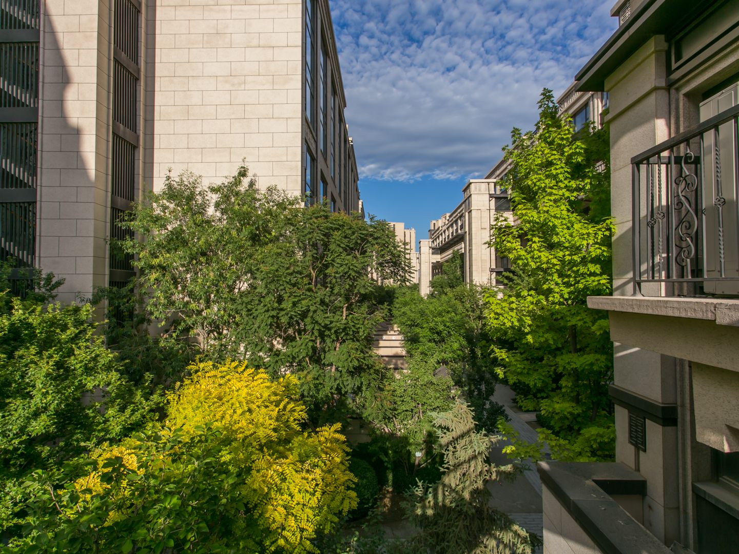 首开龙湖天琅 environment