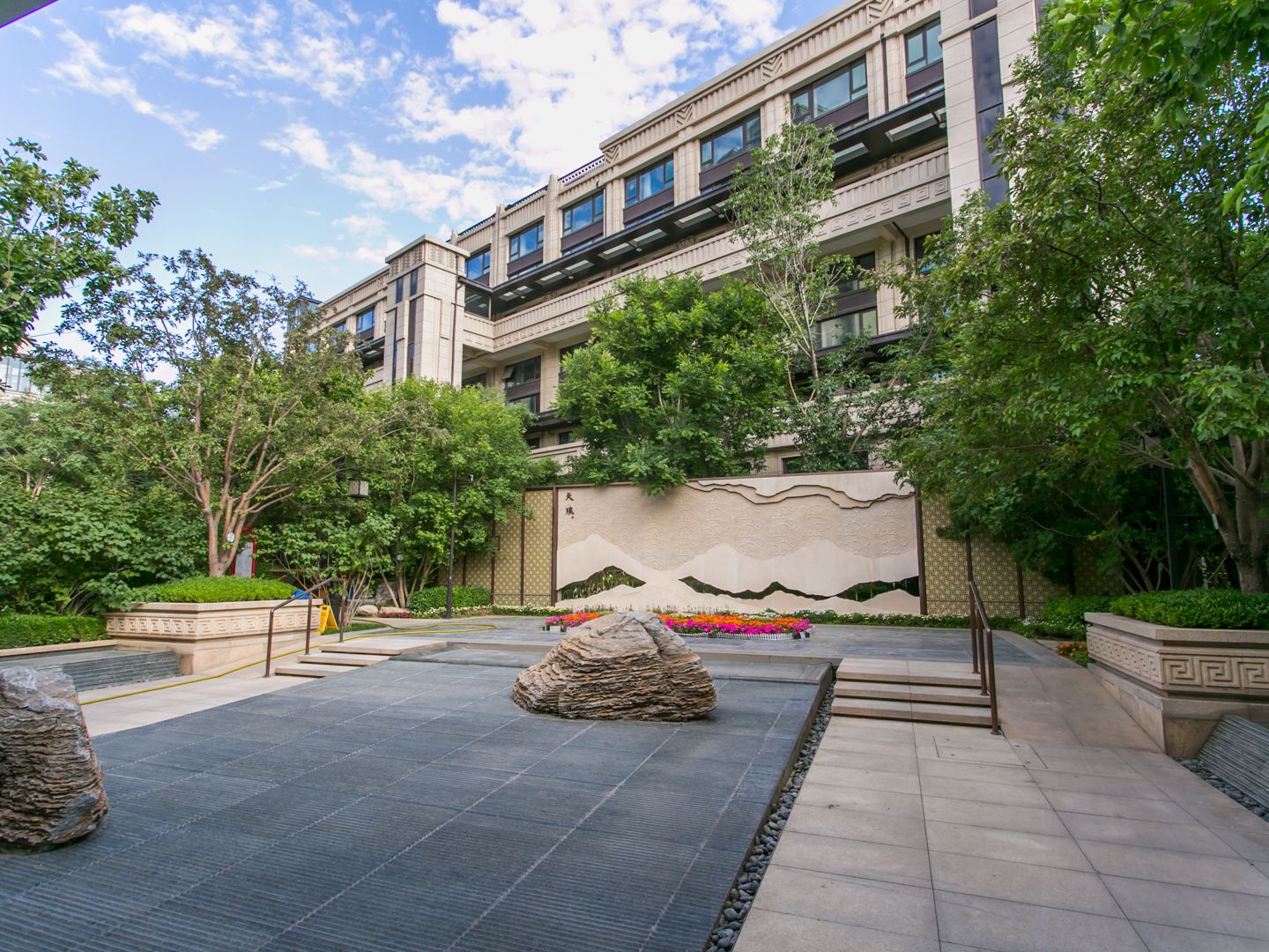 首开龙湖天琅 environment