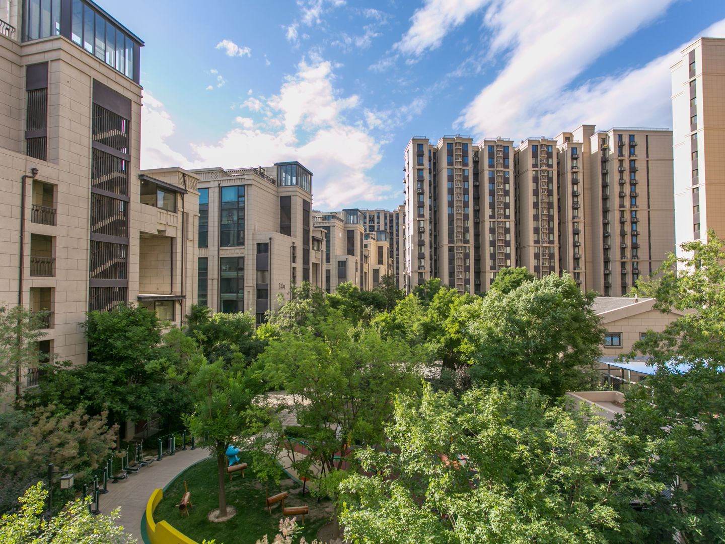 首开龙湖天琅 environment