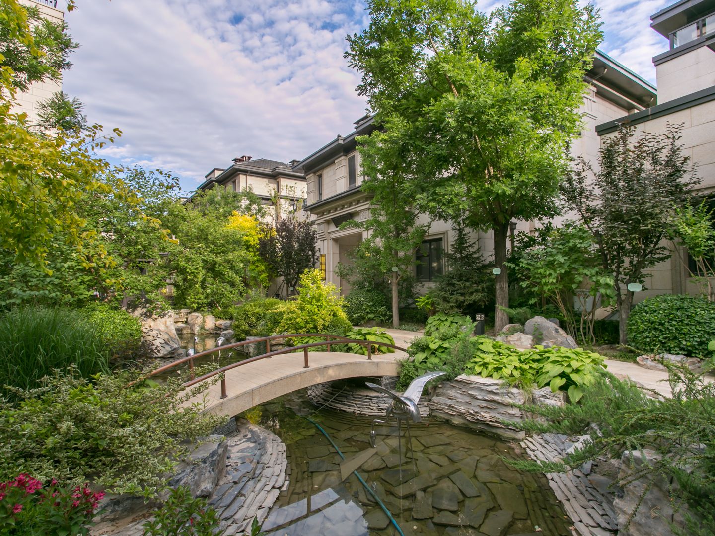 首开龙湖天琅 environment