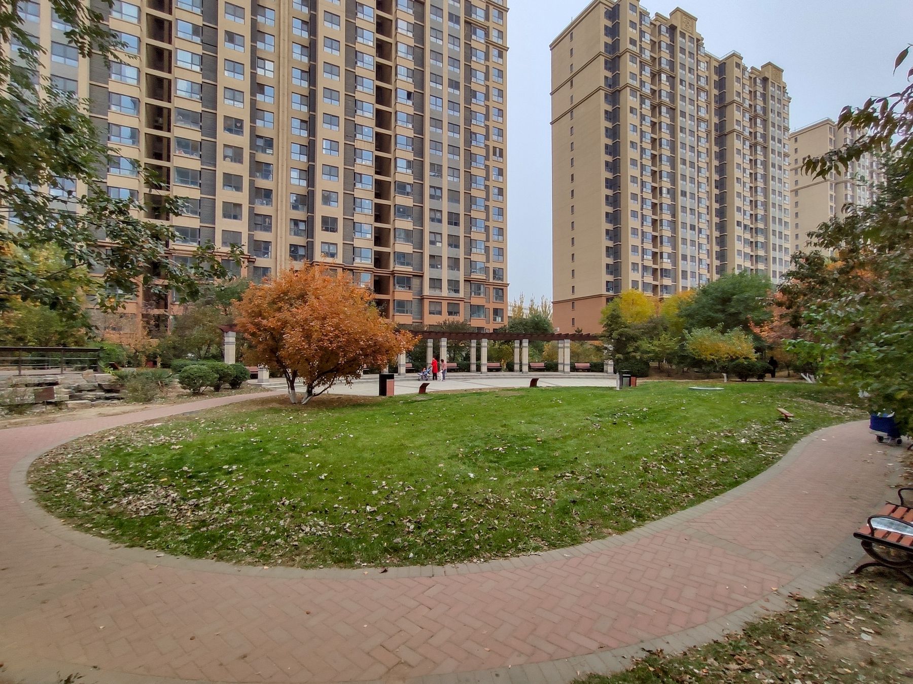 首开熙悦山澜庭 environment