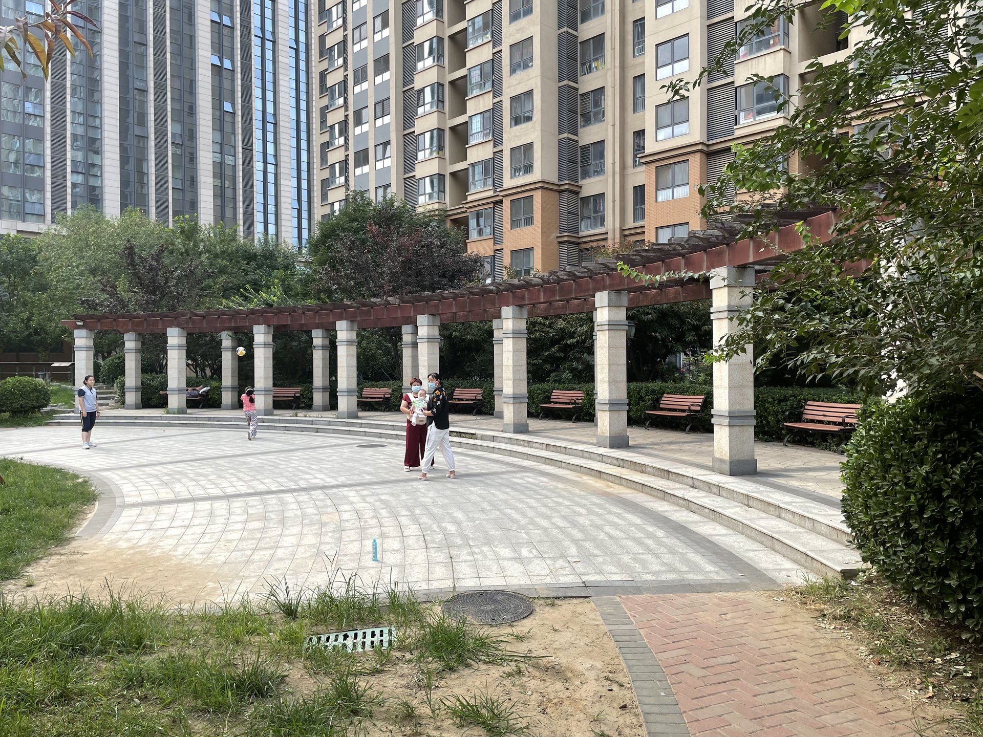 首开熙悦山澜庭 environment