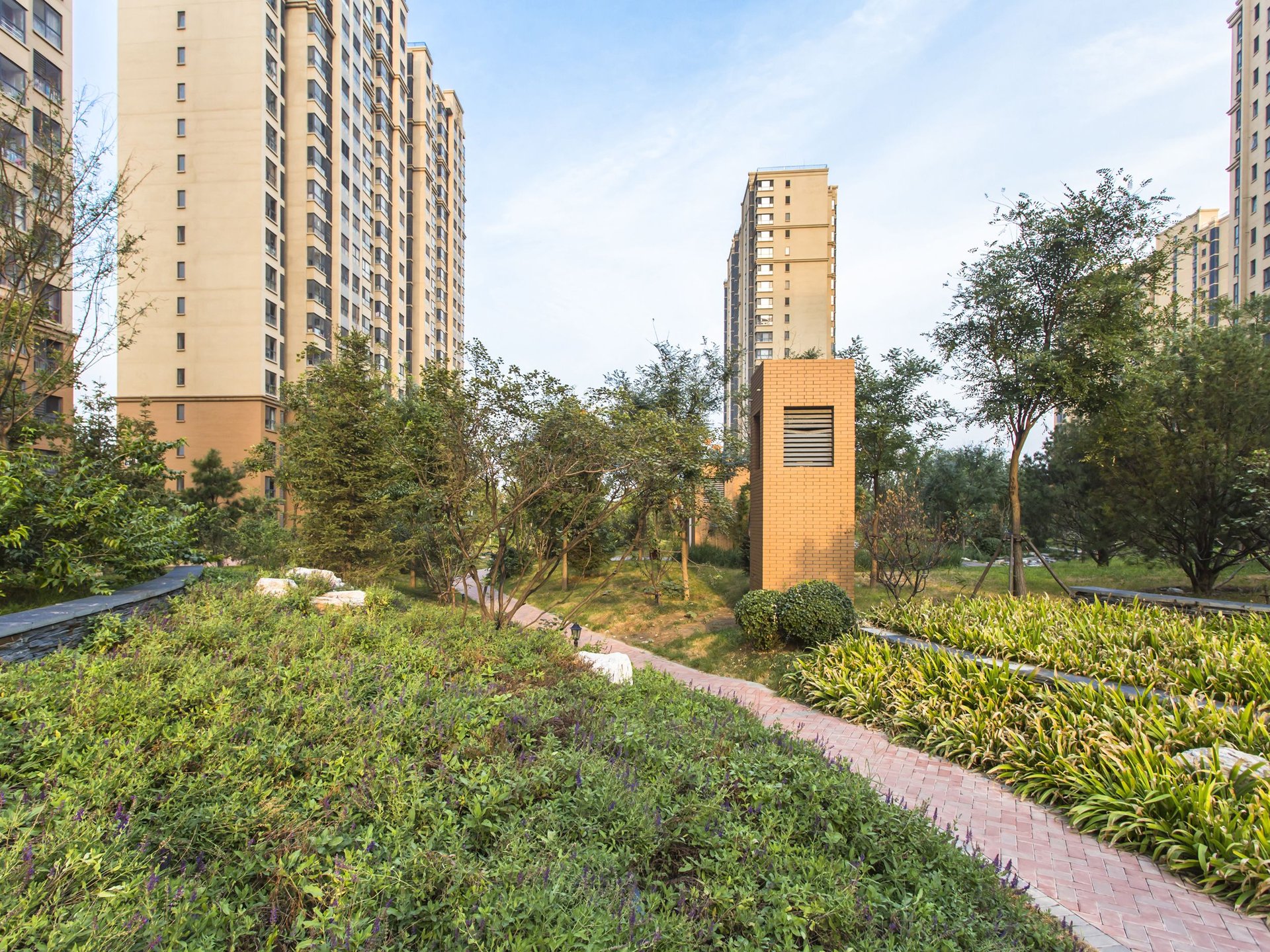 首开熙悦山澜庭 environment