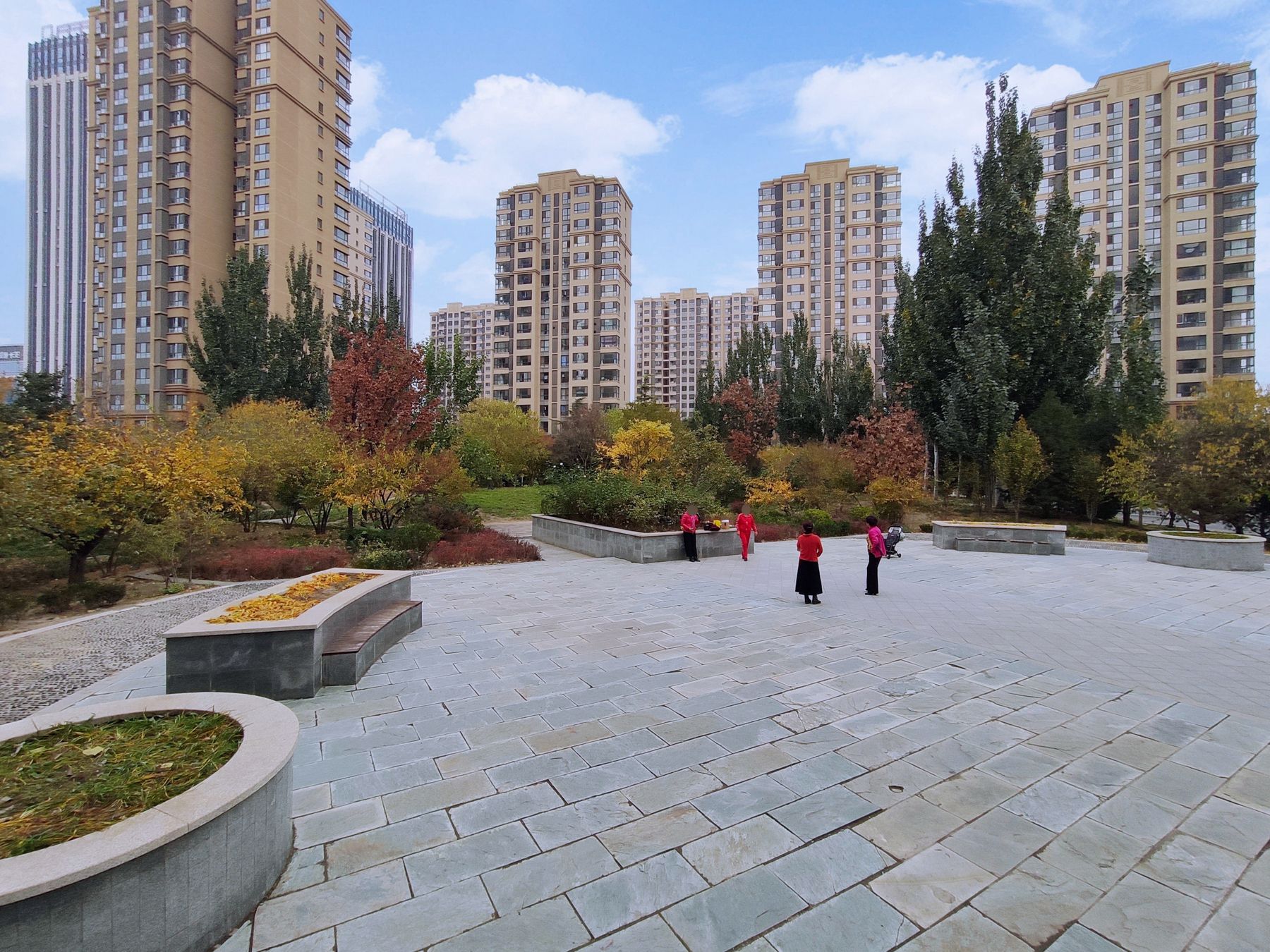 首开熙悦山澜庭 environment