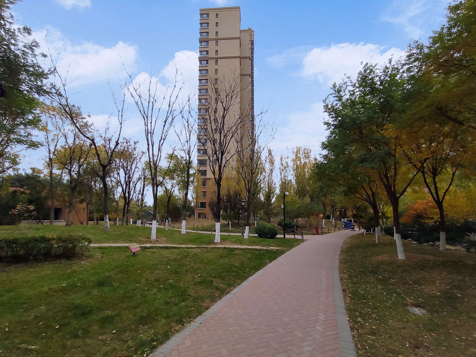 首开熙悦山澜庭 environment