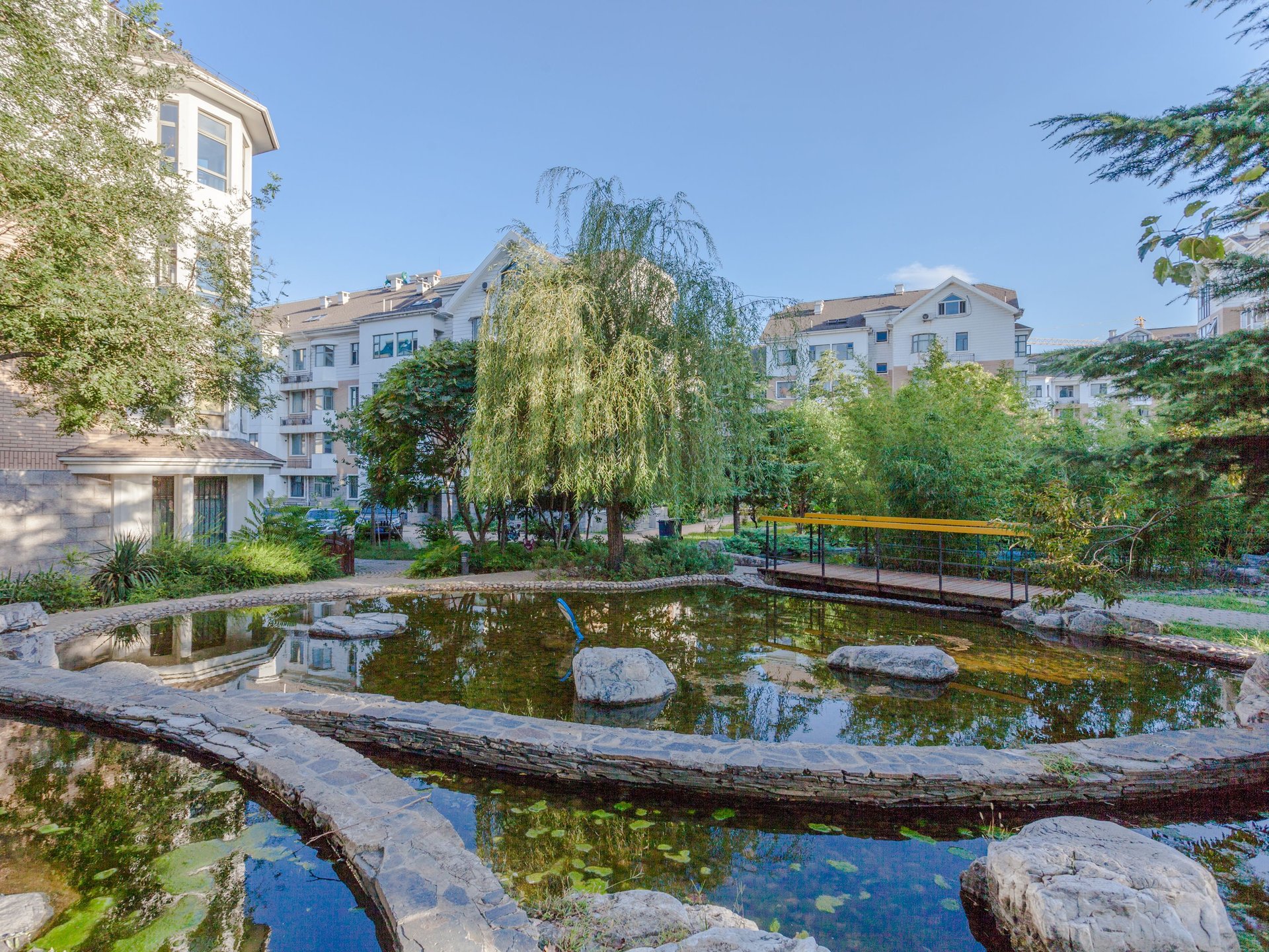 天秀花园荷塘月舍 environment