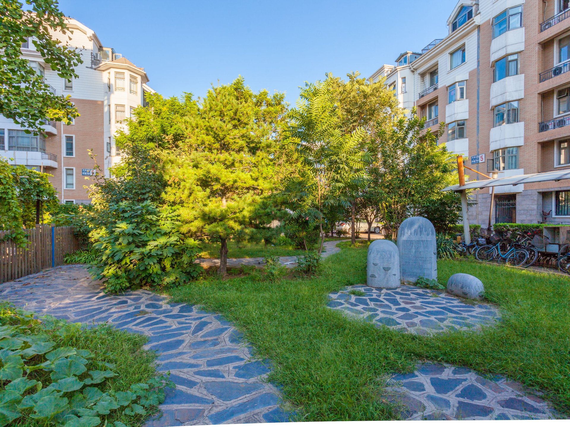 天秀花园荷塘月舍 environment