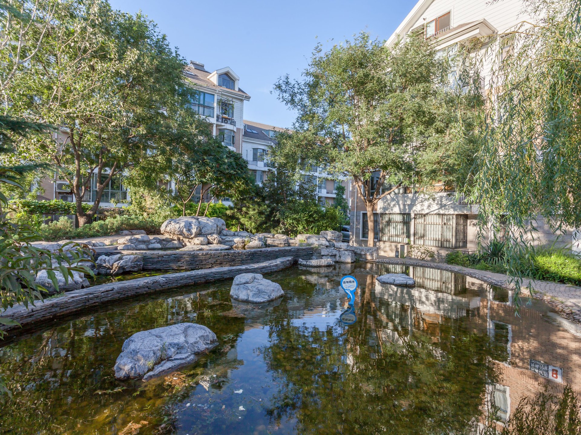 天秀花园荷塘月舍 environment