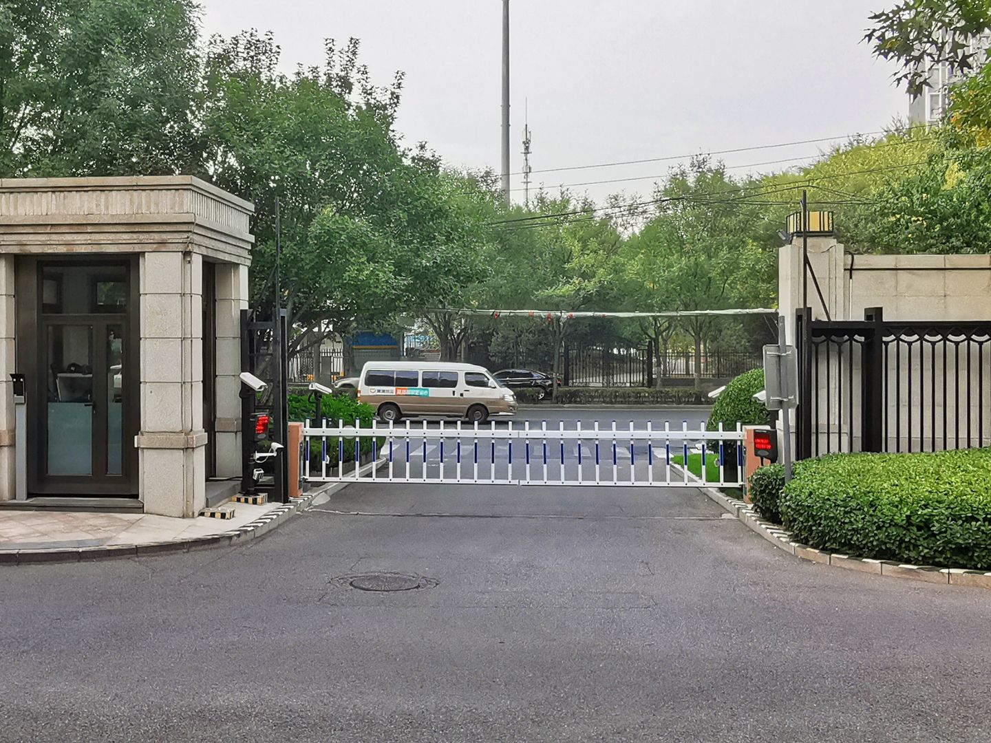 望京金茂府 environment