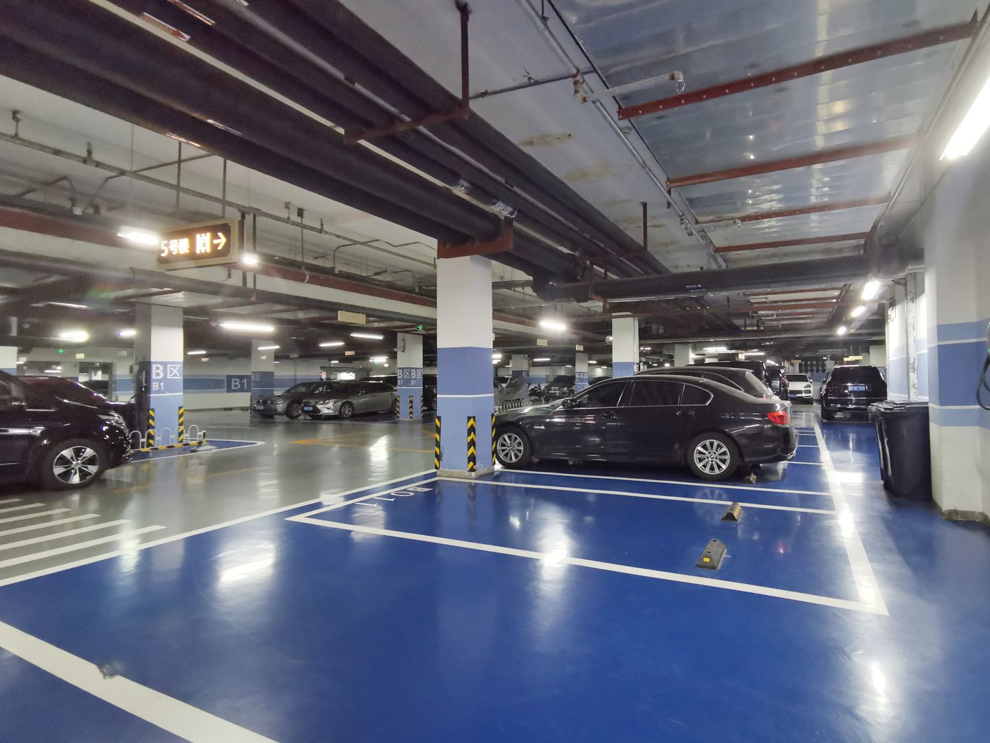 望京金茂府 environment