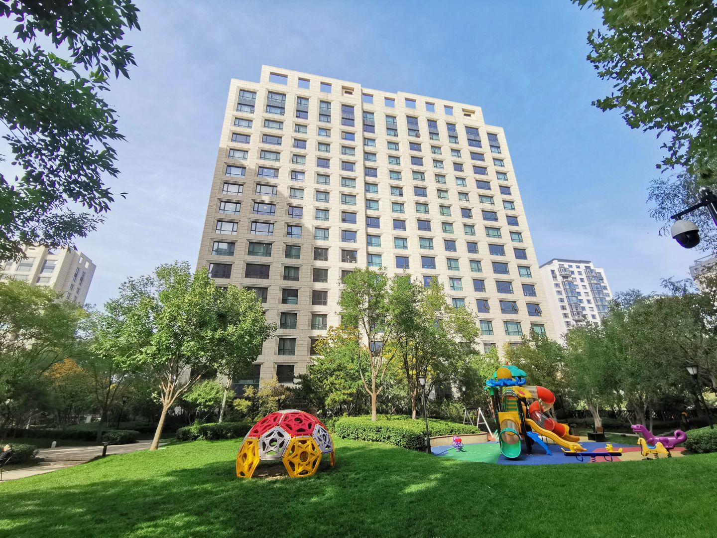 望京金茂府 environment