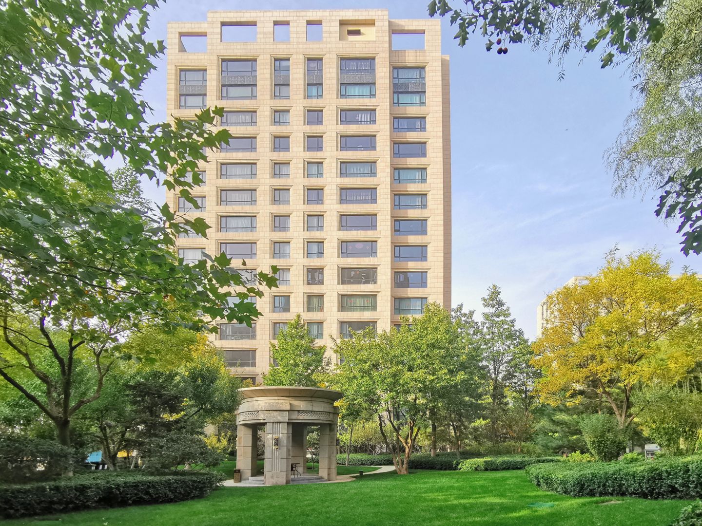 望京金茂府 environment